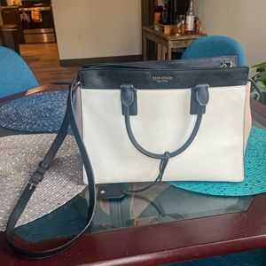 Kate spade purse. With removable and adjustable crossbody/ shoulder strap